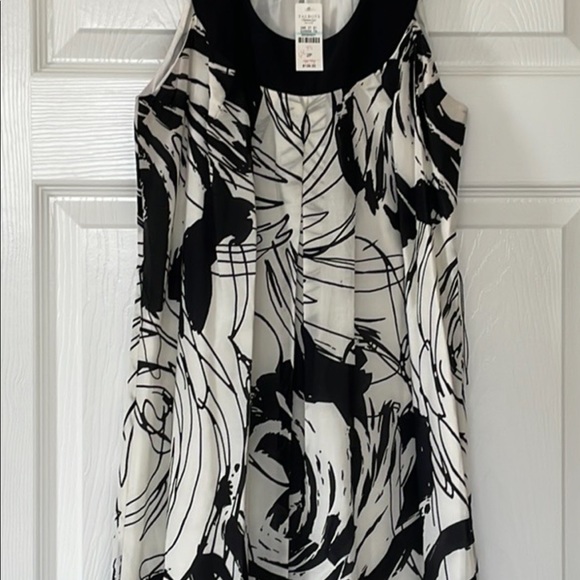 TALBOTS BLACK AND WHITE SLEEVELESS, PLEATED SCOOP NECK, LINED DRESSE WITH SASH - Picture 12 of 16